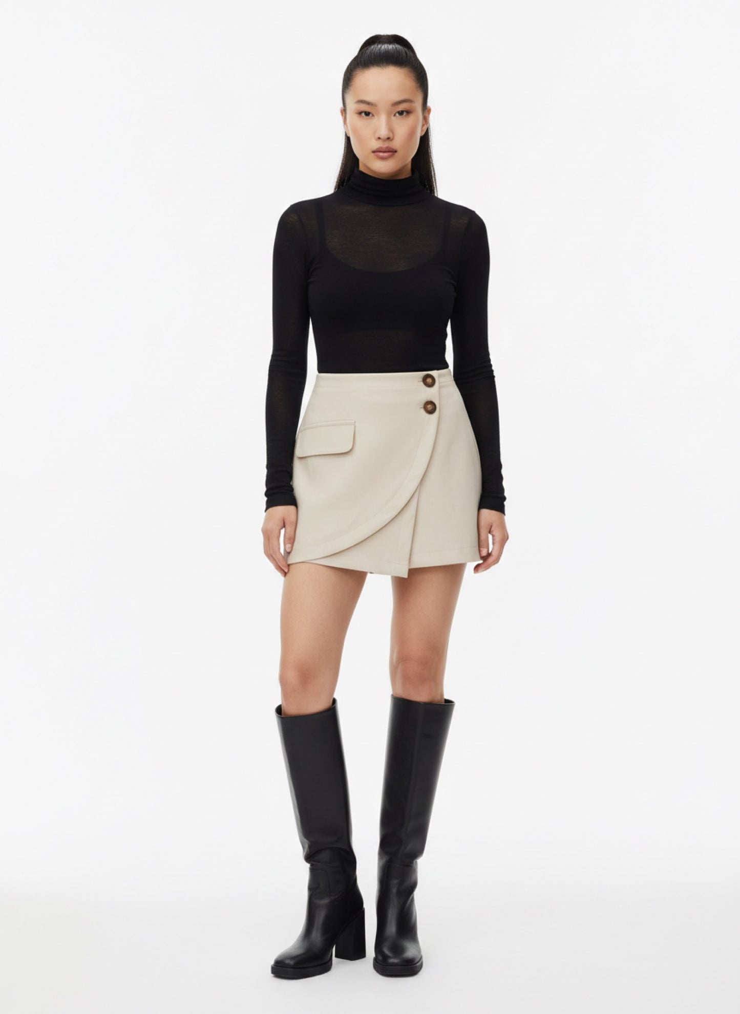 CREAM BUTTON SKORT