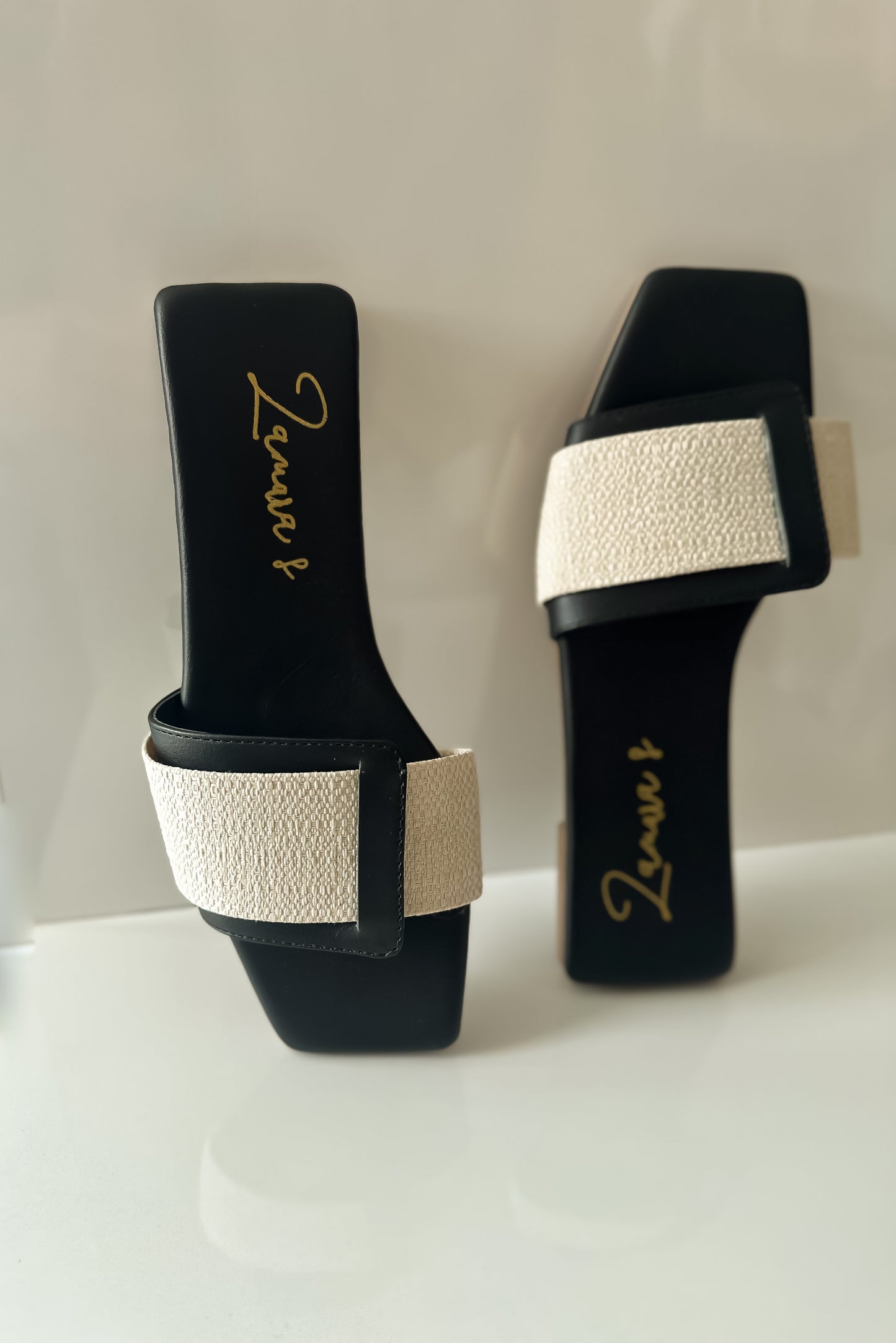 ZAMARA'S - SANDALS