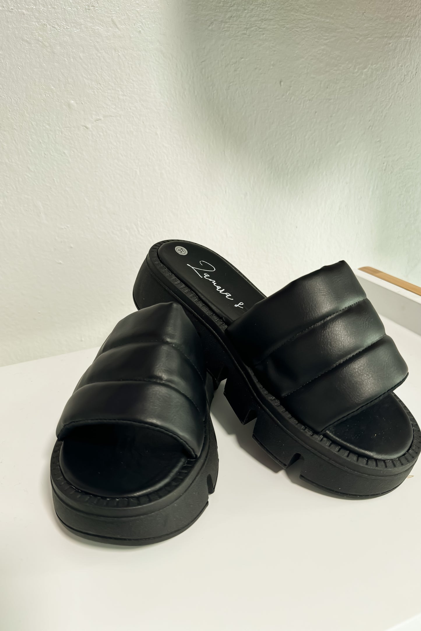 ZAMARA'S - SUMMER SANDALS