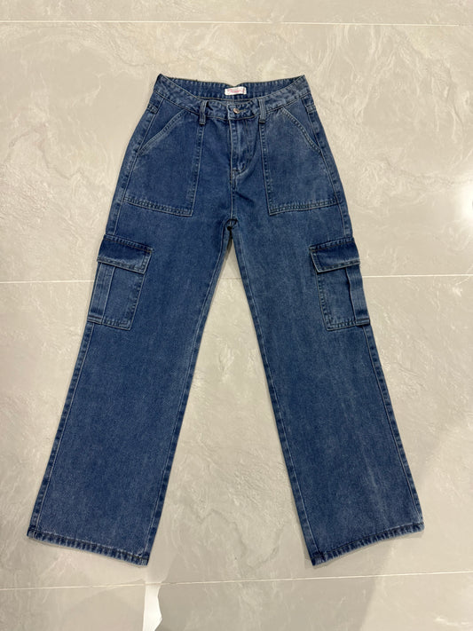 DARK BLUE CARGO JEAN - MOM JEAN STYLE