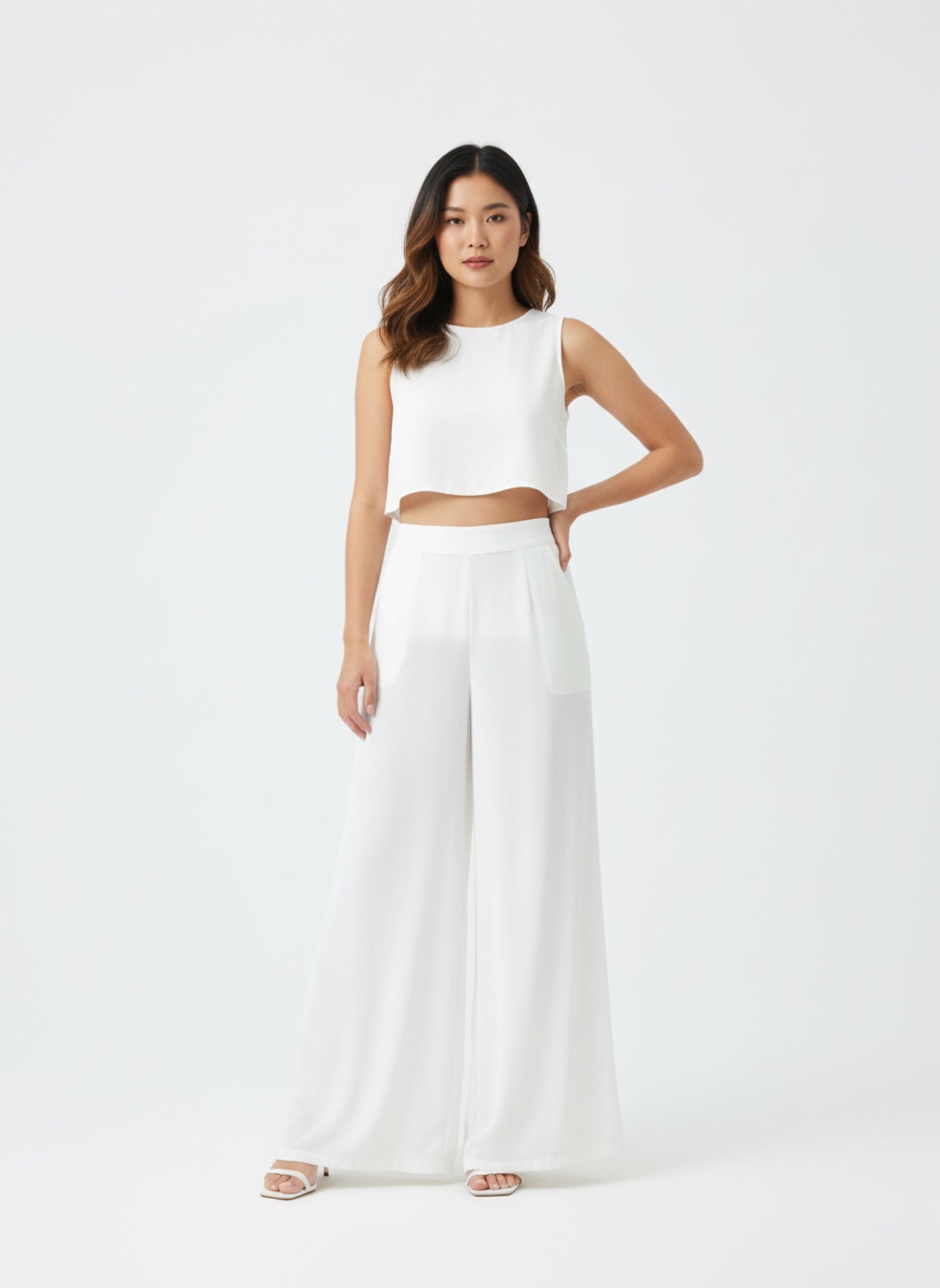 WIDE LEG WHITE PANTS