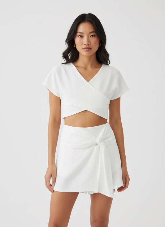 WHITE ELEGANT SKORT